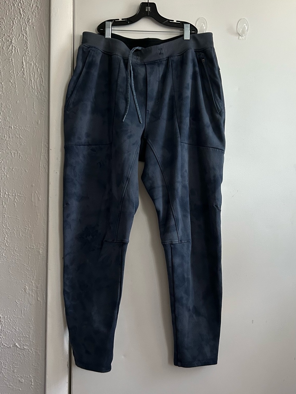 lululemon athletica Men's Dark Navy Performance Joggers